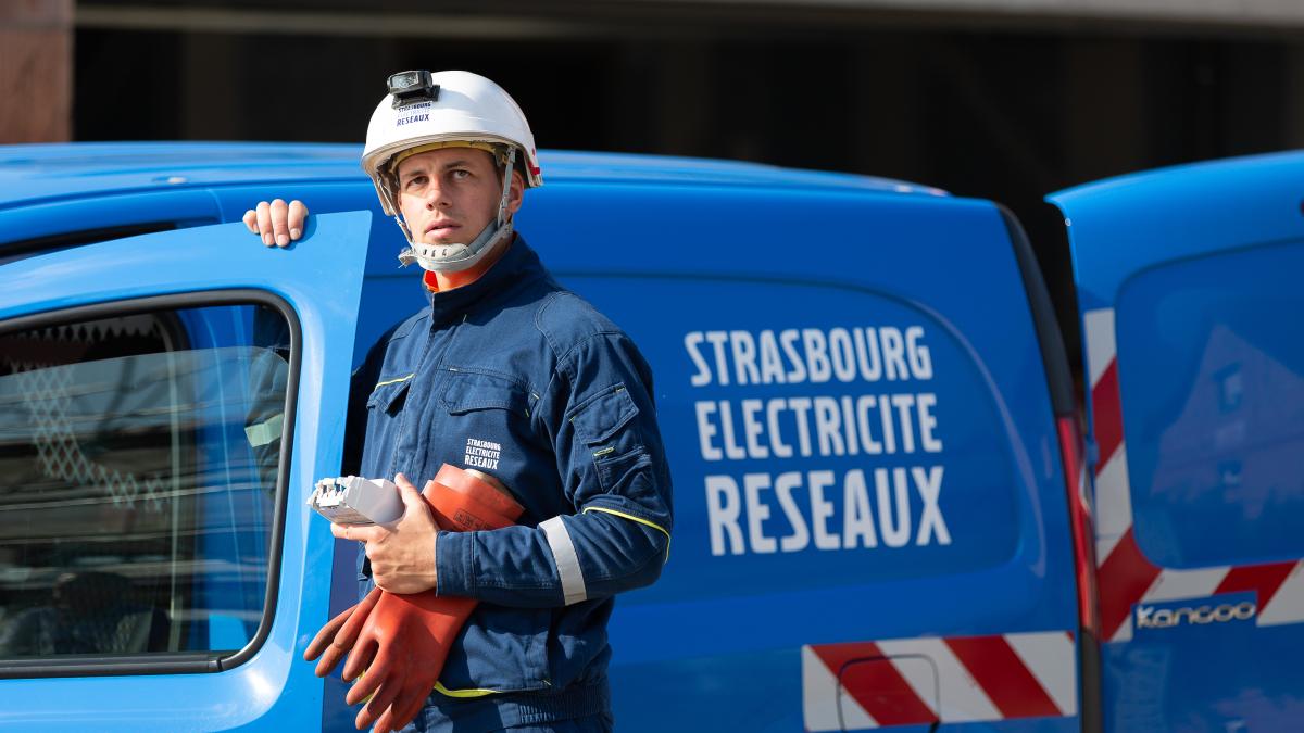 Technicien du réseau électrique